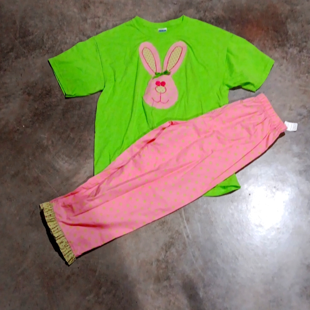 Women's matching Easter shirt and pants.  Size large